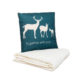 Manta de algodón PP 2 en 1 con logotipo personalizado, almohada de lino para sofá y coche con estampado de doble propósito - Product Image 1