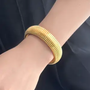 Di lusso elasticità 18k placcato in oro ipoallergenico non appannamento all'ingrosso braccialetti di gioielli impermeabili in acciaio inox per le donne