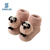 Chaussettes d'hiver pour bébé en peluche 3D motif mouton, douces et confortables, en molleton éponge, antidérapantes, pour l'intérieur