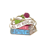 Me encantan los libros prohibidos, amante de la lectura, beber té y leer libros, Pin de esmalte duro de Metal chapado en oro, Pin de Metal de fábrica personalizado a medida