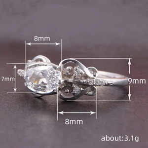 Raffinato Anello da Donna con Zircone Ovale Micro-Incastonato in Pizzo, Accessorio per Matrimonio, Vendita Speciale - Product Image 3