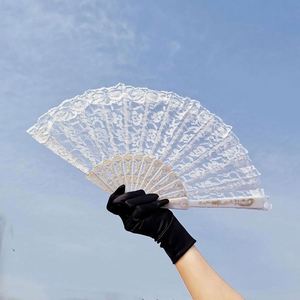 Éventail pliant en bambou style floral, portable, cadeau de mariage, décoration DIY pour la maison, promotion de festival, peint à la main - Product Image 1