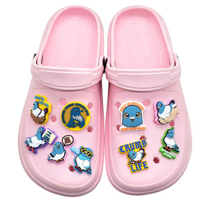 Ciondoli a forma di piccione divertenti in PVC per decorazioni di scarpe, sandali e zoccoli, con slogan, per adolescenti e adulti, accessori fai da te - Product Image 1