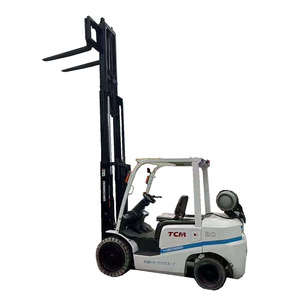 Chariot élévateur à fourche à essence TCM de 3 tonnes d'occasion avec des caractéristiques de sécurité avancées et une grande efficacité - Product Image 1