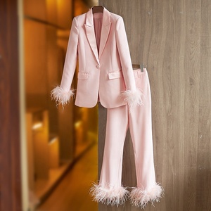 AIMEISI fabbrica di porcellana inverno elegante colletto in raso giacca decorazione con piume pantaloni dritti completo due pezzi completo completo da <span class=keywords><strong>donna</strong></span> - Product Image 3
