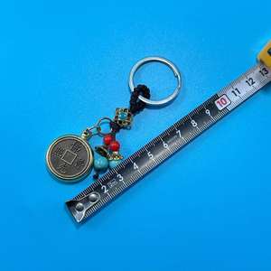 Porte-clés rotatif en pièce de monnaie en cuivre, Art moderne, Pendentif portable attirant la richesse, Matériau plastique, Vente en gros, 2 Yuan - Product Image 2