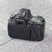 Appareil photo reflex numérique professionnel d'occasion (99 % neuf) 90D 24MP avec enregistrement vidéo HD, objectif inclus