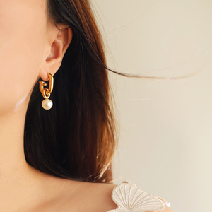 Boucles d'oreilles pendantes en forme de larme en métal perlé rond de style Instagram en or 18 carats haut de gamme - Product Image 5