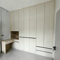 Ensemble de meubles de chambre sur mesure : Armoire minimaliste de grande capacité avec bureau d'angle, armoires de rangement, plusieurs tiroirs