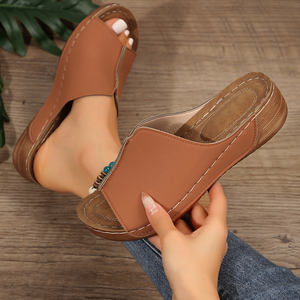 Ventas directas de los fabricantes Sandalias de plataforma nuevas de comercio exterior para mujer Zapatillas de cuña de costura de coche de ocio - Product Image 3