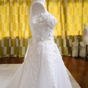 Abito <span class=keywords><strong>da</strong></span> sposa a trapezio con spalle scoperte, maniche a cappuccio, pizzo floreale 3D con perline, in tulle, <span class=keywords><strong>taglie</strong></span> forti, personalizzabile, all'ingrosso direttamente dalla fabbrica - Product Image 5