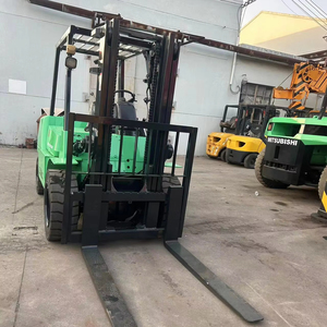 Montacargas Diésel Mitsubishi FD50 Usado de 5 Toneladas y 1.22m, 2023-2025, Mástil de 3 Etapas, Desplazamiento Lateral, 4x4 Todoterreno - Product Image 1