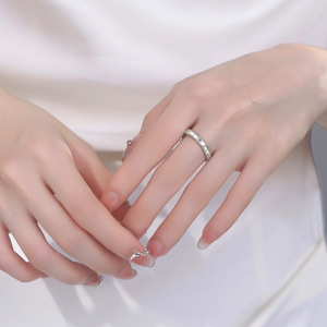 Anillos de Eternidad de Plata de Ley 925 Modernos para Mujer, Anillo de Dedo Íntimo Chapado en Oro de 18K con Moissanita Creada en Laboratorio para Regalo - Product Image 5
