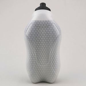 Échantillon gratuit de produits écologiques 2024 sans BPA, bouteille d'eau sport en plastique de 700 ml, bouteille d'eau pour vélo, impression, cyclisme - Product Image 3