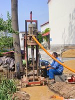 Machine de forage de puits profonds électrique 3 kW, mini-foreuse portative manuelle avec une profondeur de forage maximale de 150 m pour les puits d'eau