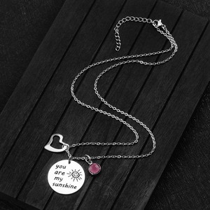 Collana con Ciondolo a Disco in Acciaio Inossidabile Personalizzata 'You Are My Sunshine' con Perla e Pietra Portafortuna, <span class=keywords><strong>Gioielli</strong></span> all'Ingrosso per Mamma, Fidanzata, Donna - Product Image 2