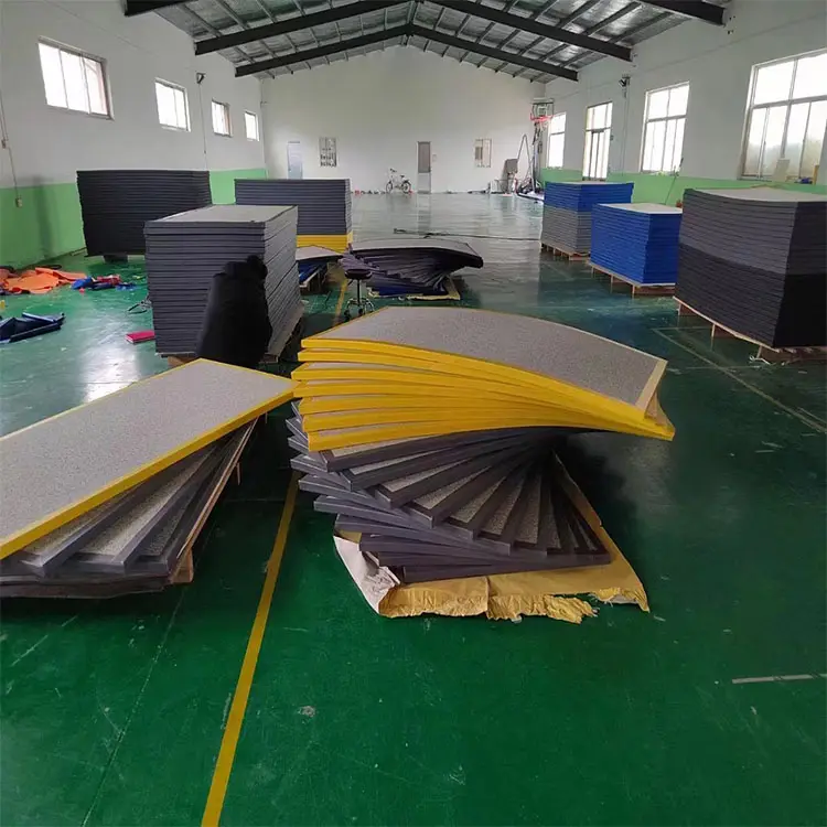 Matras latihan karpet gulungan lantai karet Gym ukuran besar matras tumbling air lantai untuk senam