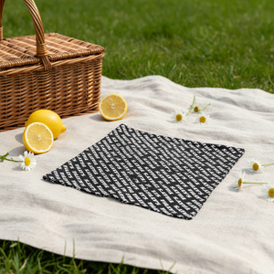 <span class=keywords><strong>Bandana</strong></span> in Cotone con Stampa di Lettere in Bianco <span class=keywords><strong>e</strong></span> Nero, Sciarpa Decorativa per il Collo, Ideale per Picnic <span class=keywords><strong>e</strong></span> Campeggio all'Aperto - Product Image 1