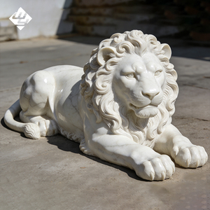 Sculpture de lion couché de style européen en marbre naturel, grande statue de lion reposeur pour la décoration paysagère de cour. - Product Image 1