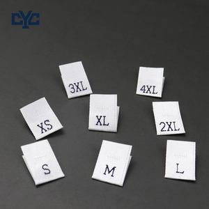 Etiquetas <span class=keywords><strong>de</strong></span> Talla para <span class=keywords><strong>Camisetas</strong></span> <span class=keywords><strong>de</strong></span> Poliéster Blancas al por Mayor, Etiquetas Tejidas Plegables al Centro para Ropa, Tallas S M L XL - Product Image 3