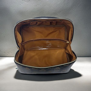 Trousse de toilette de voyage en cuir PU imperméable de grande capacité avec logo personnalisé trousse de maquillage portable pour femmes - Product Image 6