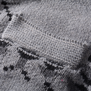 Cardigan en cachemire pour homme, tricot côtelé épais, col châle généreux et luxueux, poignets retroussés, fermeture boutonnée élégante - Product Image 5