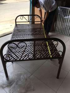 Cadre de lit pliant pour étudiants, résistant et robuste, en plastique - Product Image 5