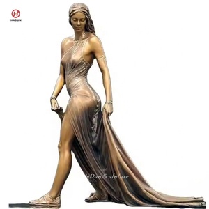 Escultura de Mujer Desnuda de Bronce de Tamaño Real en Venta - Product Image 4
