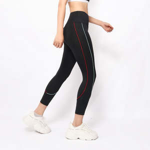 Venta al por mayor de las mujeres de contraste de rayas Tipping Yoga Fitness Leggings Butt Lifting Leggings para las mujeres - Product Image 1
