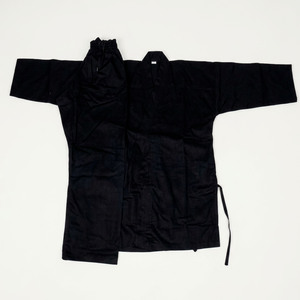 Uniforme de Karate Personalizado 100% Algodón con Opción de Logotipo Frontal, Trajes de Entrenamiento Transpirables, Ligeros y sin Costuras - Product Image 1