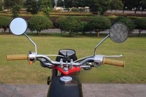 Rétroviseur de moto rond adapté aux modèles Honda CT50, CT70, ST50 et ST70 - Product Image 2