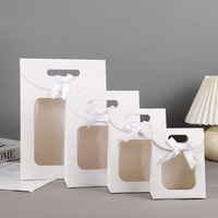 Vorgefertigte Klappbare Tragetasche Große Weiße Karton-Geschenktasche mit Fenster Schleife Ausgestanzter Griff Offsetbedruckte Handtasche für Geburtstage