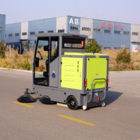 Balayeuse de voirie électrique autoportée entièrement fermée, largeur de nettoyage 2000 mm, aspiration à double ventilateur, 48V 150Ah, autonomie 6-8h, pour usine et aéroport