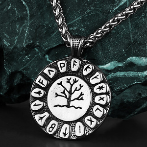 Colgante Vikingo Runas Arbol de la Vida Acero Titanio Collar Hombre Nordico Yggdrasil Amuleto Joyeria Regalo OEM Mayoreo - Product Image 3