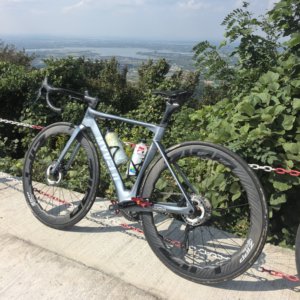 Bicicleta de <span class=keywords><strong>Carretera</strong></span> de Fibra de Carbono 105 Di2 de <span class=keywords><strong>Segunda</strong></span> <span class=keywords><strong>Mano</strong></span>, con Frenos de <span class=keywords><strong>Disco</strong></span> de Cableado Interno, Ligera, con Ruedas ZIPP - Product Image 1