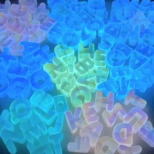 <span class=keywords><strong>Perles</strong></span> Alphabet en Acrylique AB Iridescent Luminescentes 20mm, Grand Trou 6mm, Lettres A-Z, pour DIY Stylos Perlés et Bracelets, Vente en Gros - Product Image 2