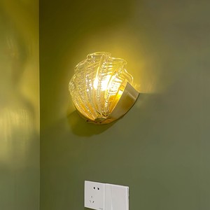 Lampe murale de style français avec abat-jour en verre, lumière LED, base d'ampoule E26, pour salon, chambre à coucher, hôtel - Product Image 4