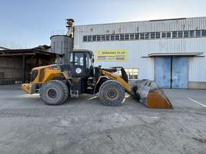 Cargadora de Ruedas Delantera 856H de Marca China, Equipo de Construcción, Carga Nominal de 3 Toneladas, Modelo 2022, Motor con Pocas Horas de Uso, Rodamiento de Motor - Product Image 4