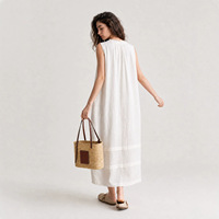 Robe longue midi ample Muguyu 100% lin vintage sans manches à col en V en dentelle avec motif plantes et fleurs 260604014
