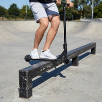 Trottinette Pro OEM d'usine, Trottinette de rue, Guidon en T standard, Fourche en aluminium monobloc, Plateau large, Compression SCS, Roues à noyau creux de 120 mm