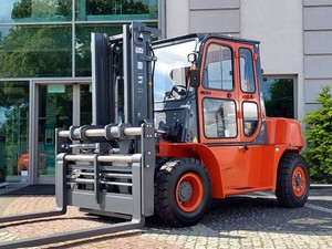 Fabricant professionnel <span class=keywords><strong>Dougong</strong></span>, chariot élévateur tout-terrain diesel de 2 tonnes, déplaceur latéral hydraulique, mât à trois étages, pneus pleins, 2500 mm - Product Image 2