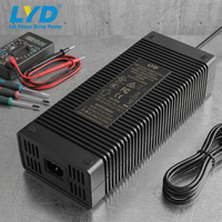 Chargeur de batterie triple lithium pour robot 12,6 V 26 A 3S à charge rapide haute intensité avec protection contre la surcharge et arrêt automatique