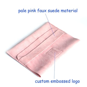 Sobre de gamuza <span class=keywords><strong>rosa</strong></span> pálido con logotipo en relieve personalizado bolsa de joyería con diseño de rayas - Product Image 4