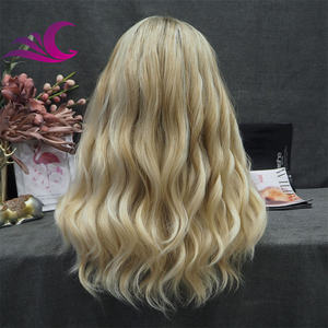 Célébrité point culminant miel blond couleur piano couleur perruque longueur d'épaule vague naturelle perruque de cheveux synthétiques - Product Image 4