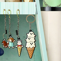 Porte-clés promotionnel personnalisé en PVC écologique, imprimé en typographie, style fée, forme fantôme mignon en forme de crème glacée, OEM