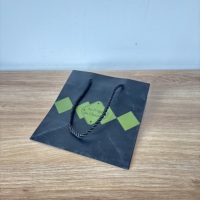 Bolsa de Regalo de Papel Impresa Personalizada de Lujo 2026 con Asas de Cuerda Trenzada para Empaque de Chocolate de Alta Gama y Marca Premium
