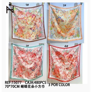 Foulard quadrato piccolo con farfalle e fiori 70x70 cm, accessorio moda per donna - Product Image 3
