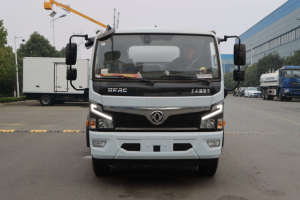 Camion-citerne à huile d'occasion 4x2 Débit 1200 litres par minute 41-50t Véhicule de transport de liquides inflammables Camion de ravitaillement - Product Image 3