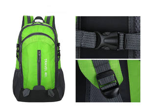 Mochila de Viaje de 35L para Hombre y Mujer, Mochila Casual para Senderismo, Montañismo y Camping con USB - Product Image 3