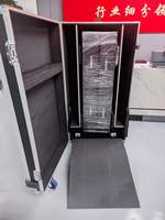 Totem Urbain Intelligent IoT : Hub d'Information Publique Intégré, Borne Numérique Extérieure pour Station de Recharge de Véhicules Électriques et Orientation Piétonne